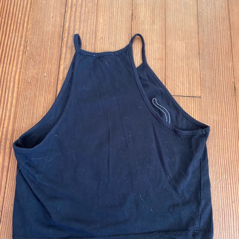 Crop top! - Picture 2 of 5